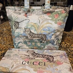Gucci Jungle Print Tote Bag